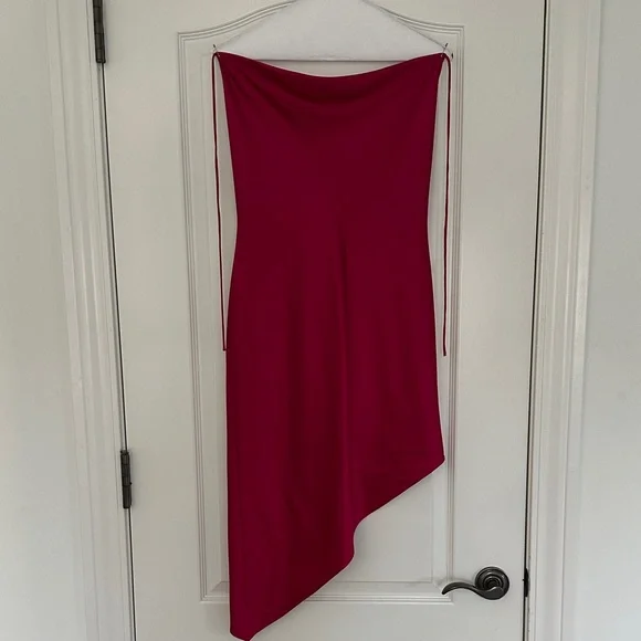 Alice + Olivia Assymetrical Dress - Picture 2 of 4